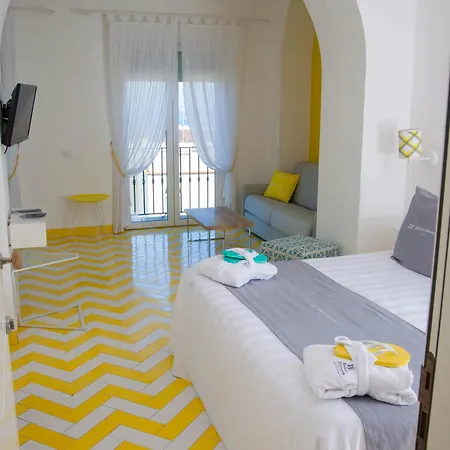 호텔 Relais Maresca Luxury Small & Terrace Restaurant 4*