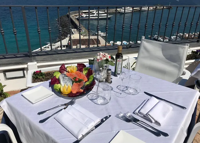 Отель Relais Maresca Luxury Small & Terrace Restaurant Капри