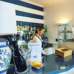 Relais Maresca Luxury Small & Terrace Restaurant ホテル