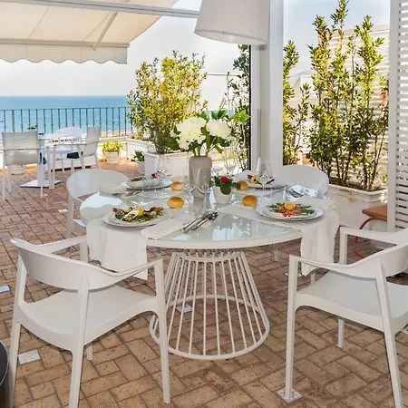 酒店 Relais Maresca Luxury Small & Terrace Restaurant