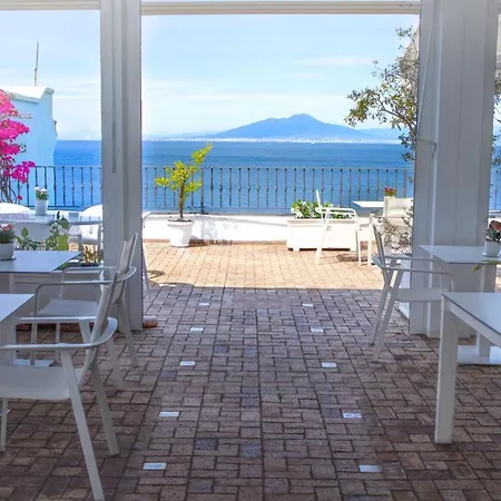Relais Maresca Luxury Small & Terrace Restaurant 酒店 4*